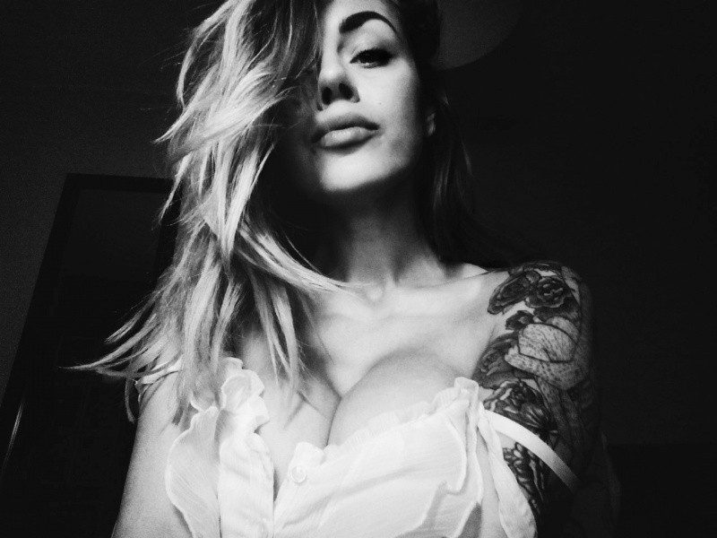 SonyaMO Pictures and Videos & similar of @1000690565 manyvids ...