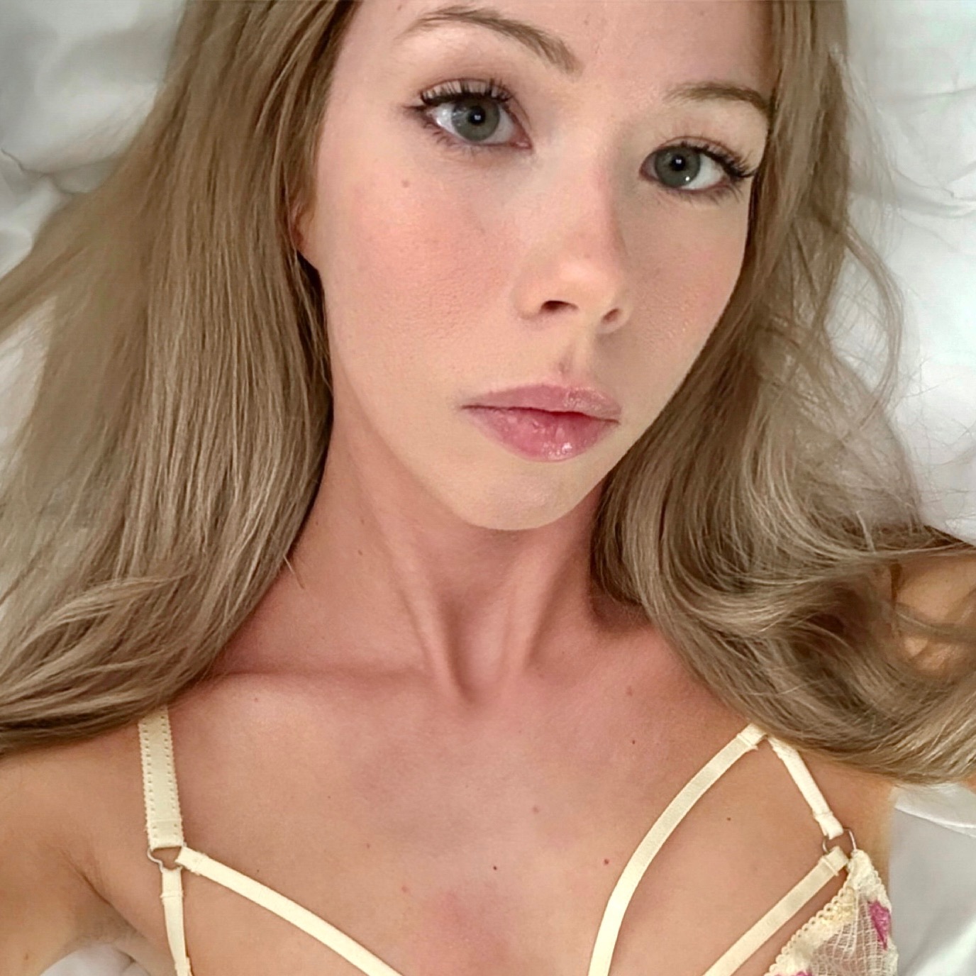 www.manyvids.com