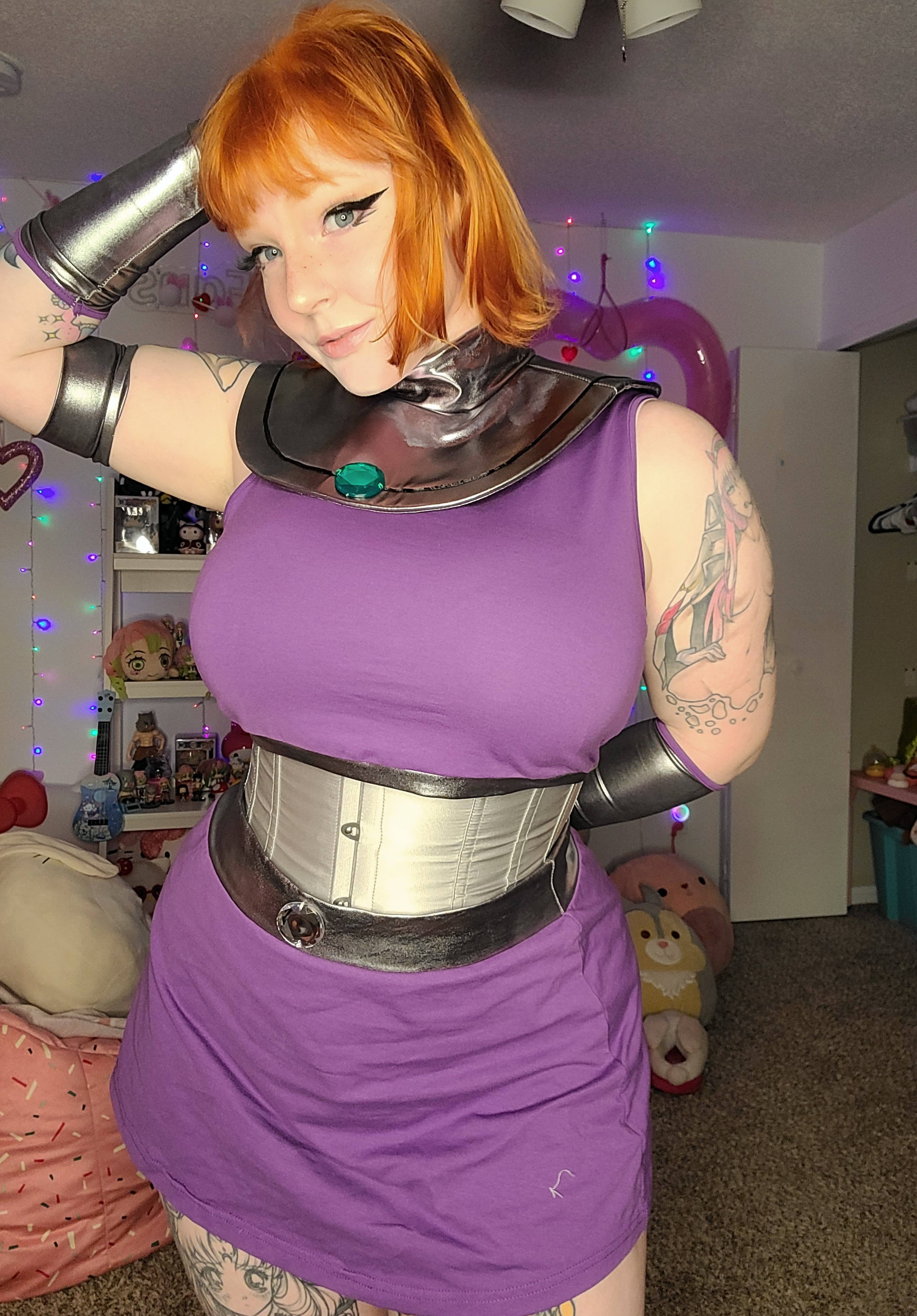 Bunny Nicole - Thick Redhead Fucks Fantasy Dildo - ManyVids