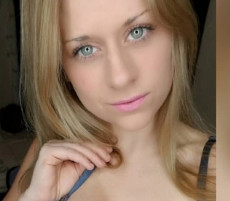 Bubblgummbabe's Profile - Porn vids, Pics & More | ManyVids