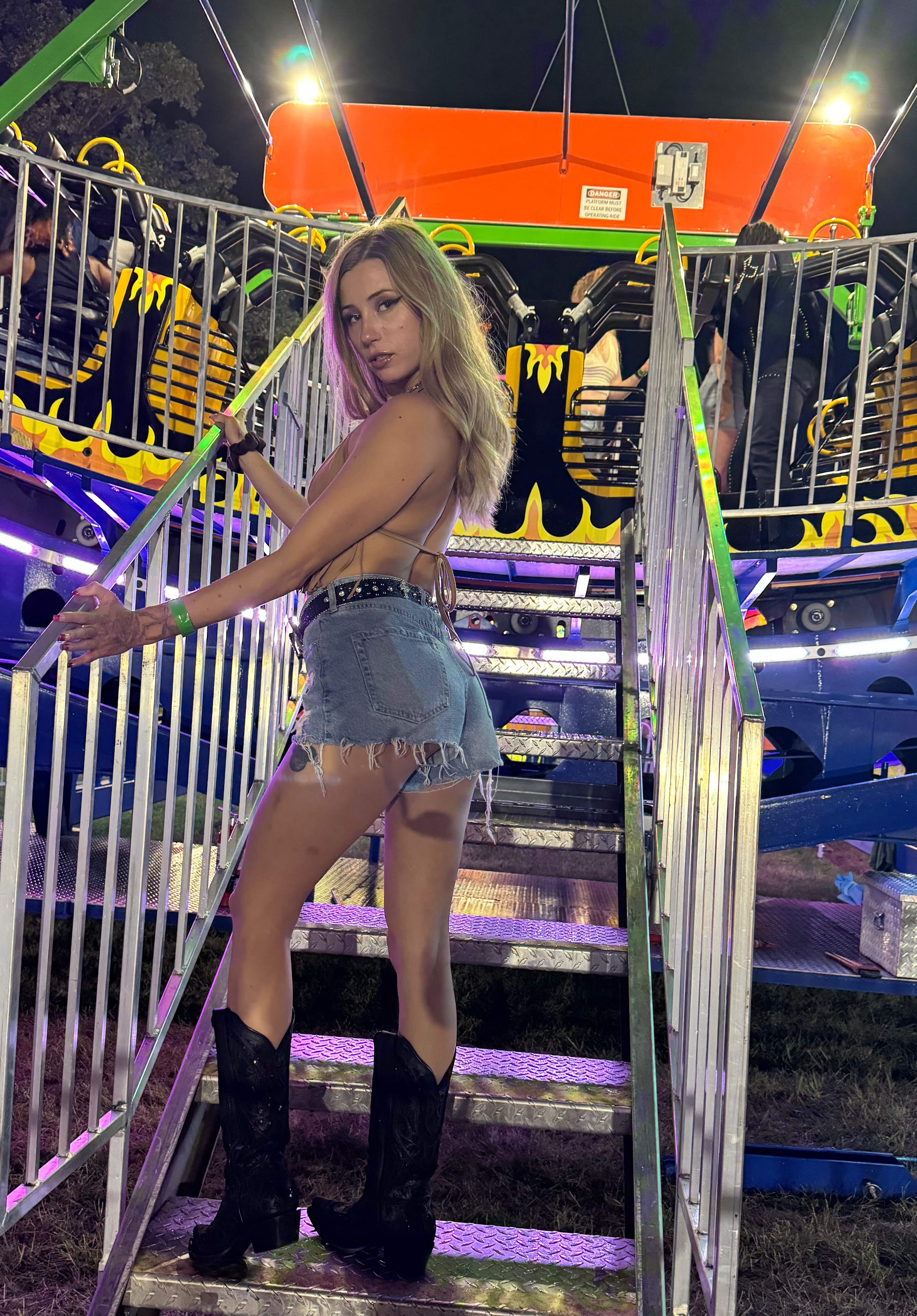 CarolinaSweetss Profile - Vids, Pics & More | ManyVids - ManyVids