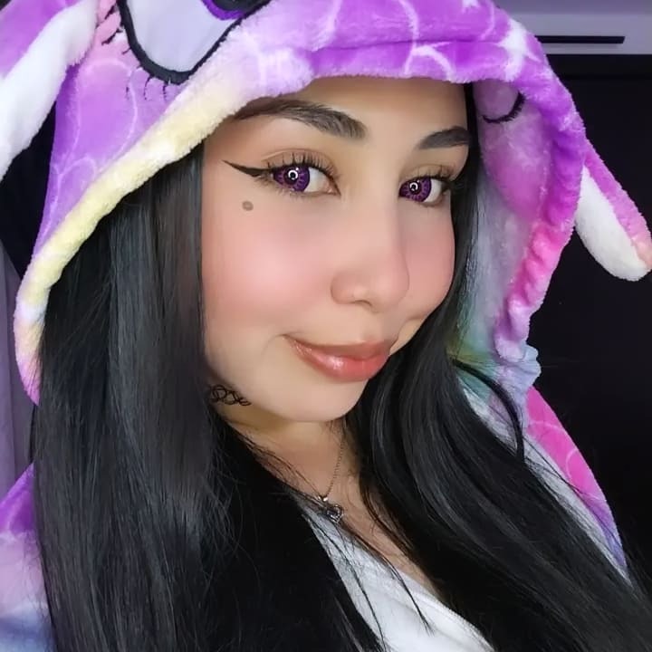 fiorella_sanz_ - Social - ManyVids