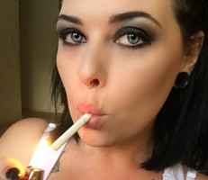 Misfit Mallory's Profile - Porn vids, Pics & More | ManyVids