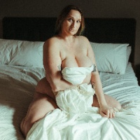 Momoffduty's Profile - Porn vids, Pics & More | ManyVids