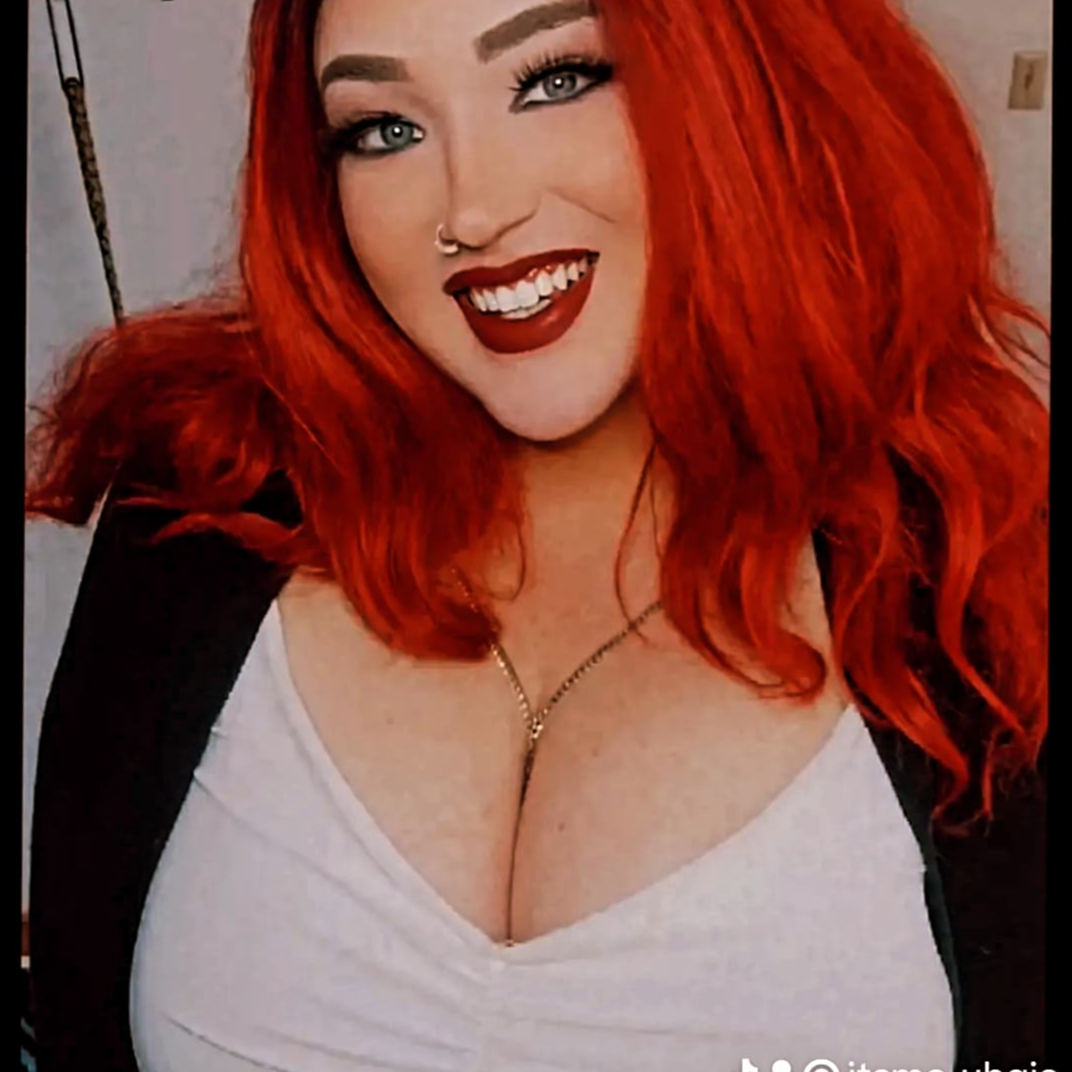 Dfcelt81 - Social - ManyVids