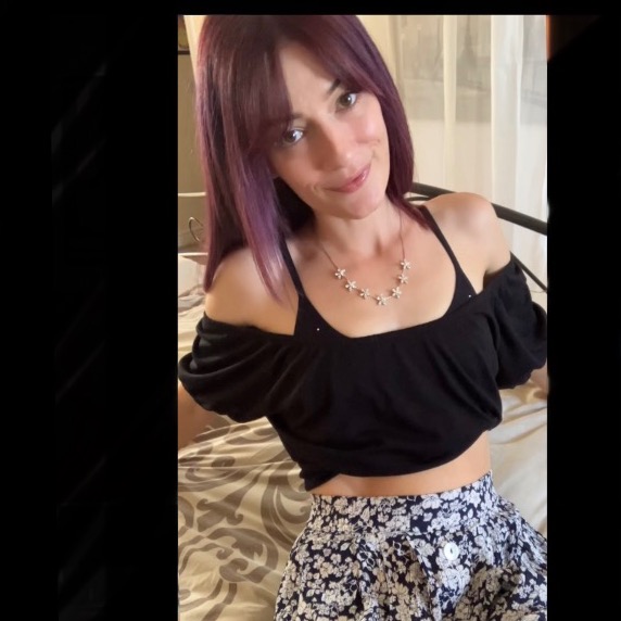 Rubyleigh456's Profile - Page 2 - Vids, Pics & More | ManyVids - ManyVids