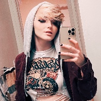LanaBee_XO's Profile - Porn vids, Pics & More | ManyVids