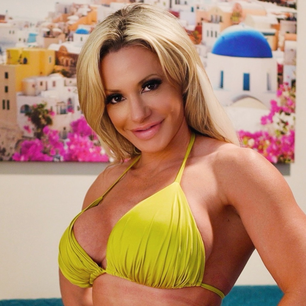 theoliviabentleys Profile - Vids, Pics & More | ManyVids - ManyVids