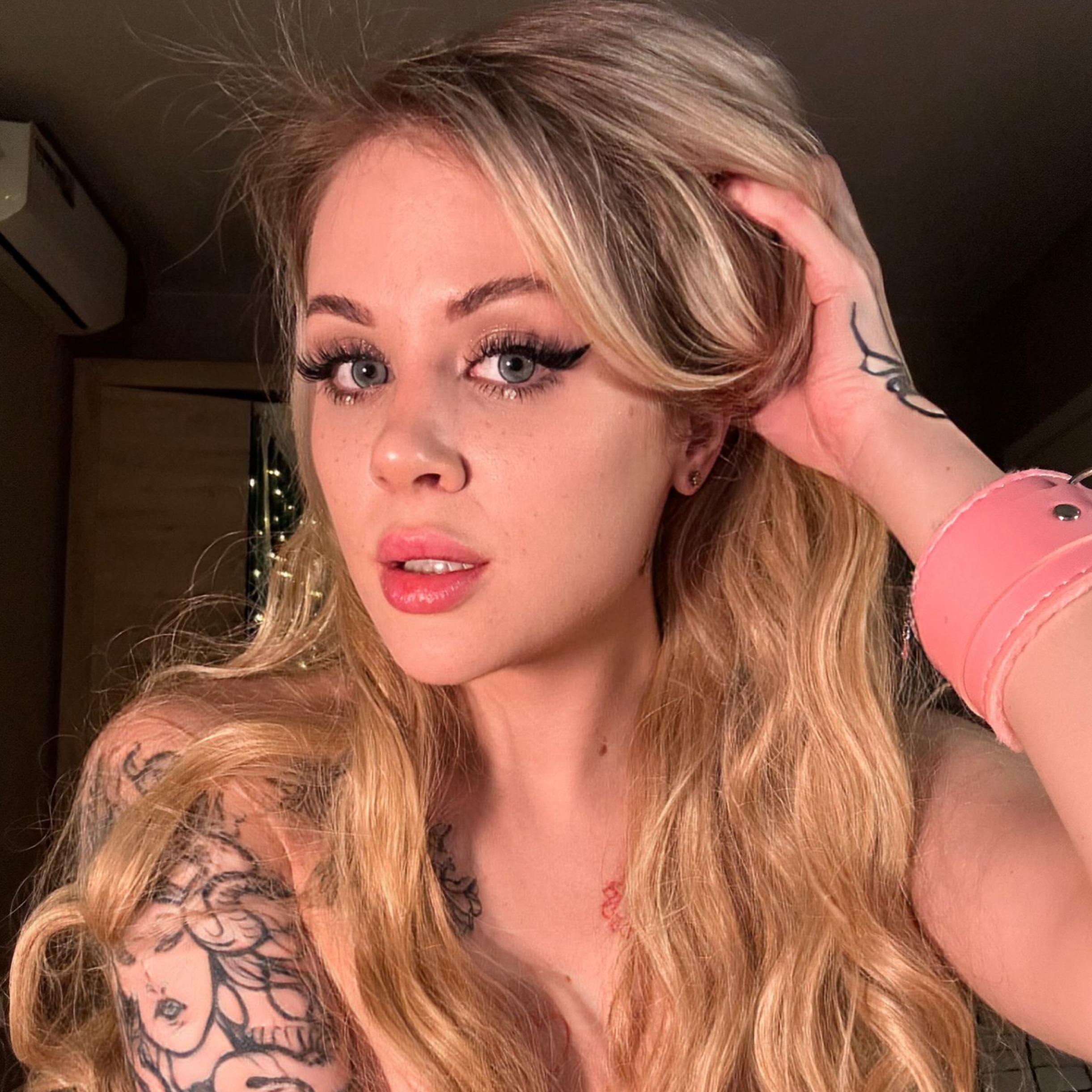 Blondie69669s Profile - Porn vids, Pics & More | ManyVids