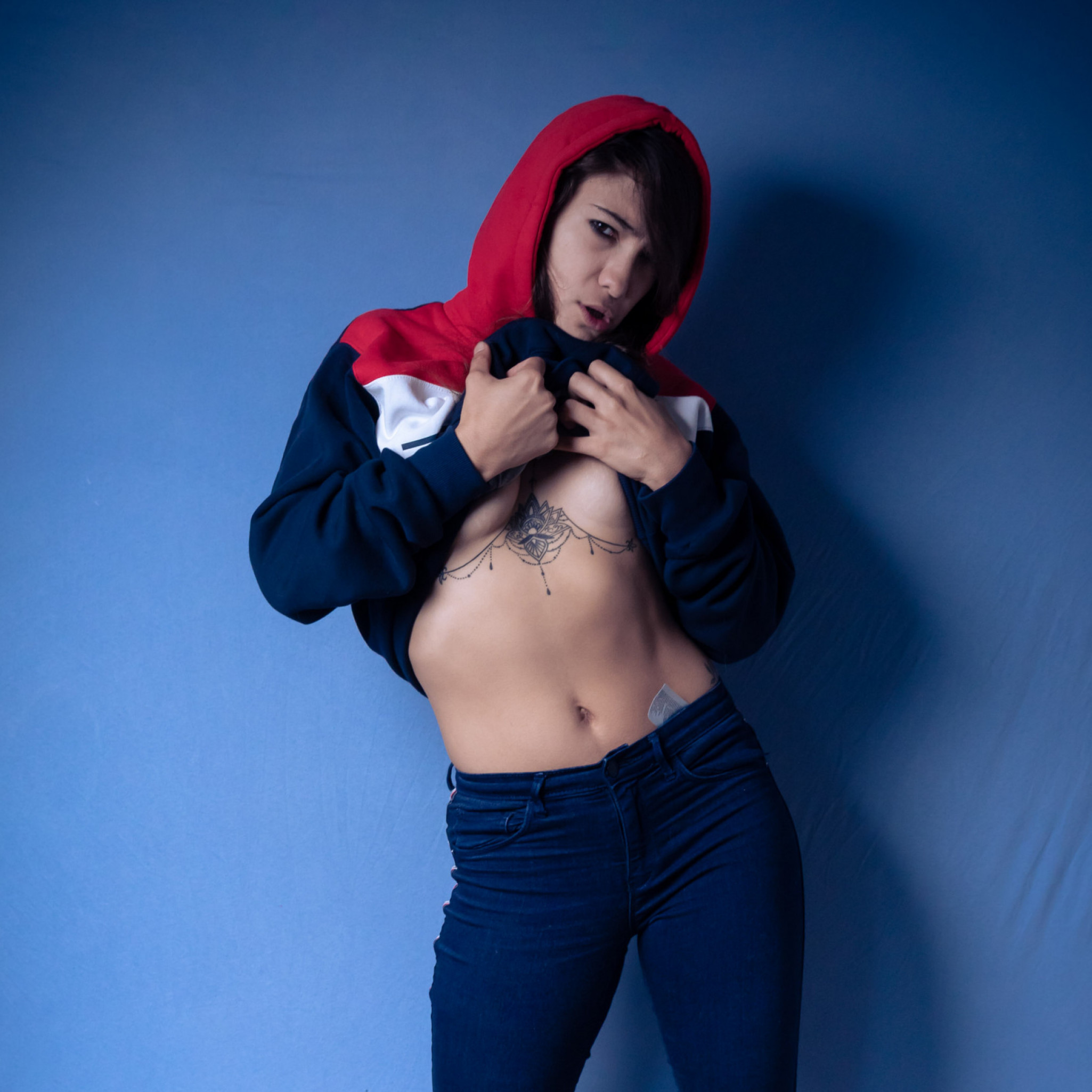 Eleonor Dasti has her very 1st shgooting