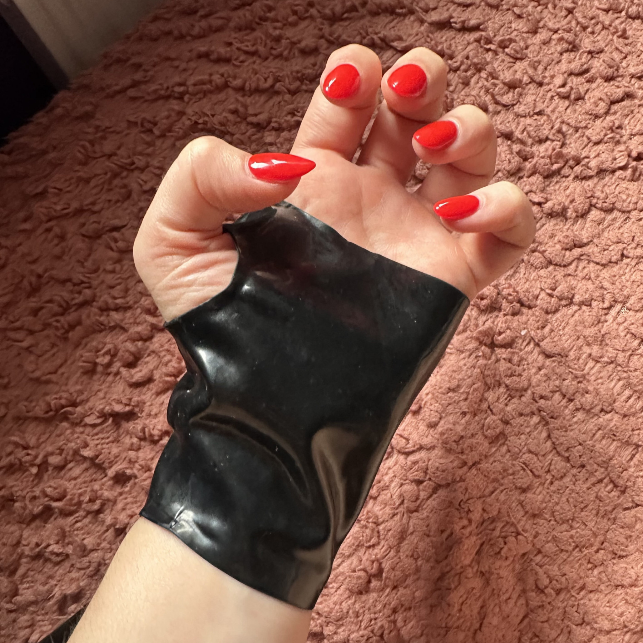 Buy latex gauntlet