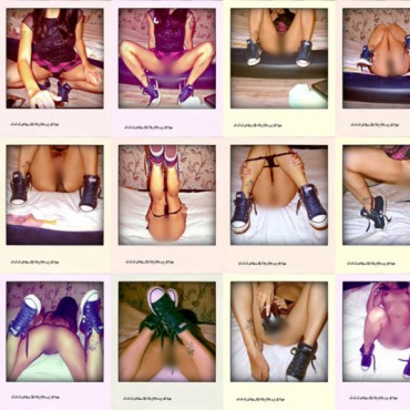 Bad girl in Converse Chucks Photo Set