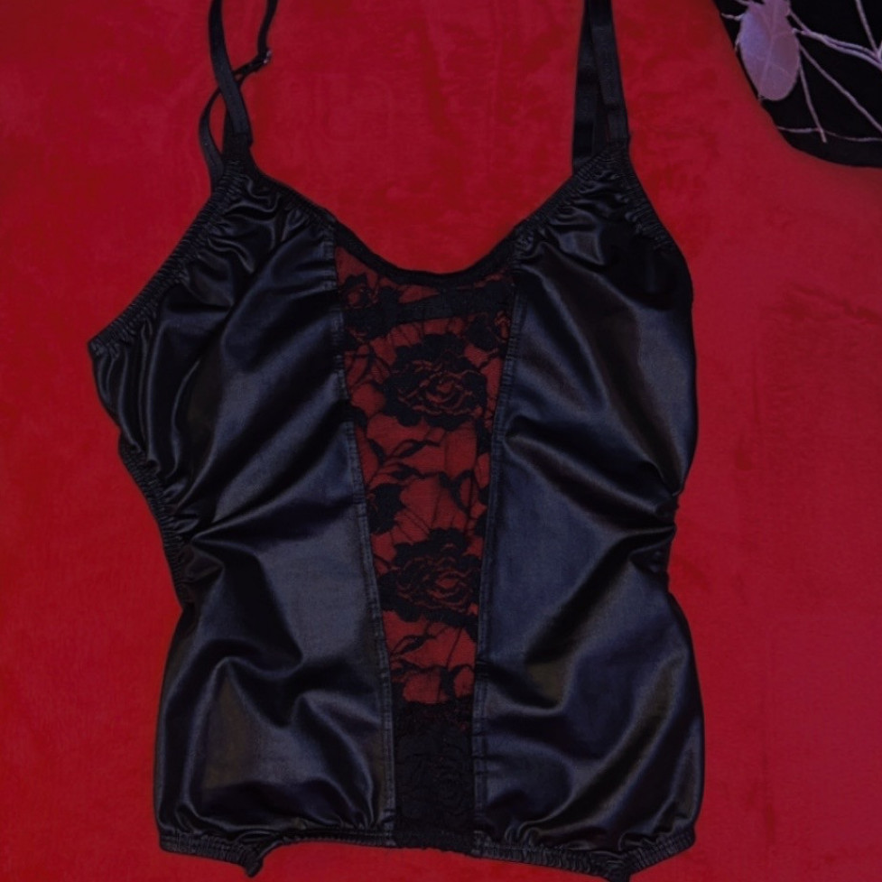 Lacy rose lingerie top