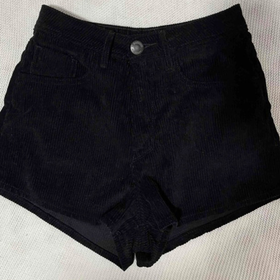 BLACK HIGH WAISTED CORDUROY SHORT