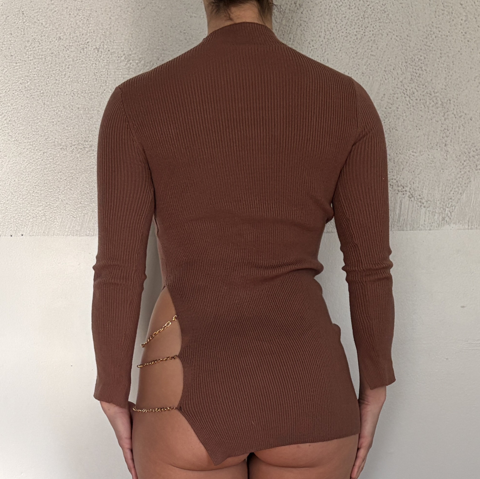 Long sleeve with chains