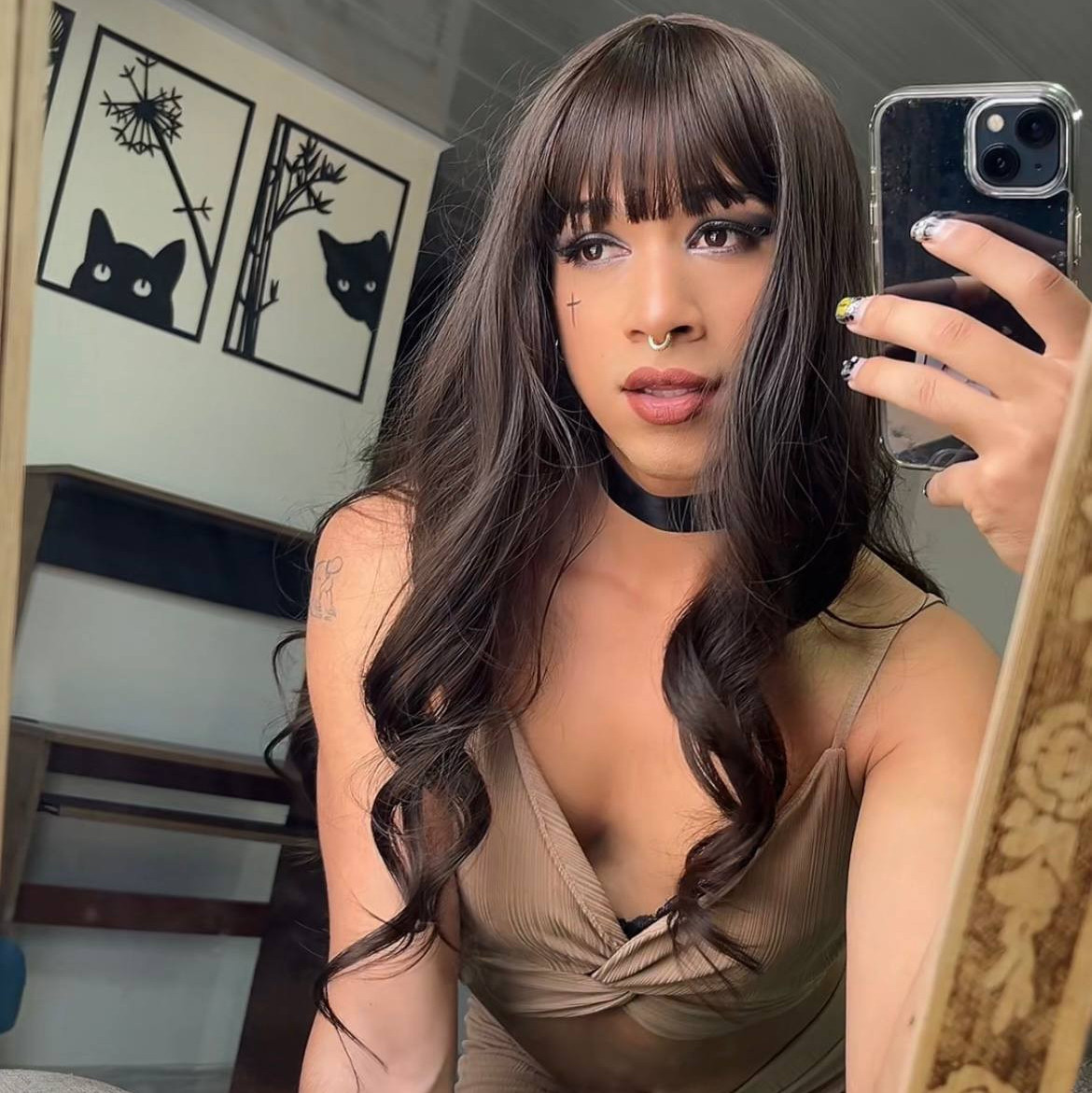 Angelina the sexy musician