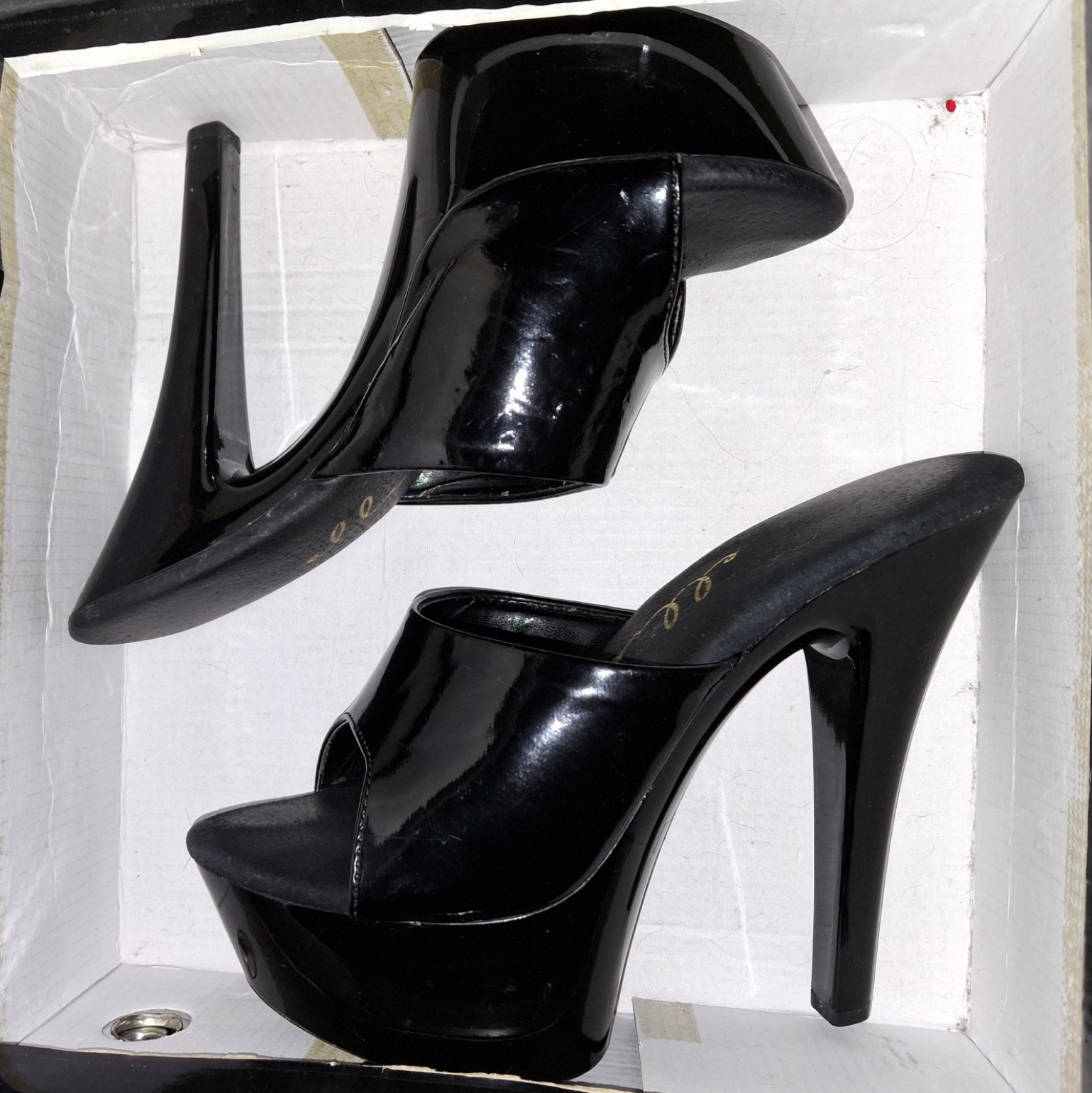 Ellie  601Vanity Platform Slide