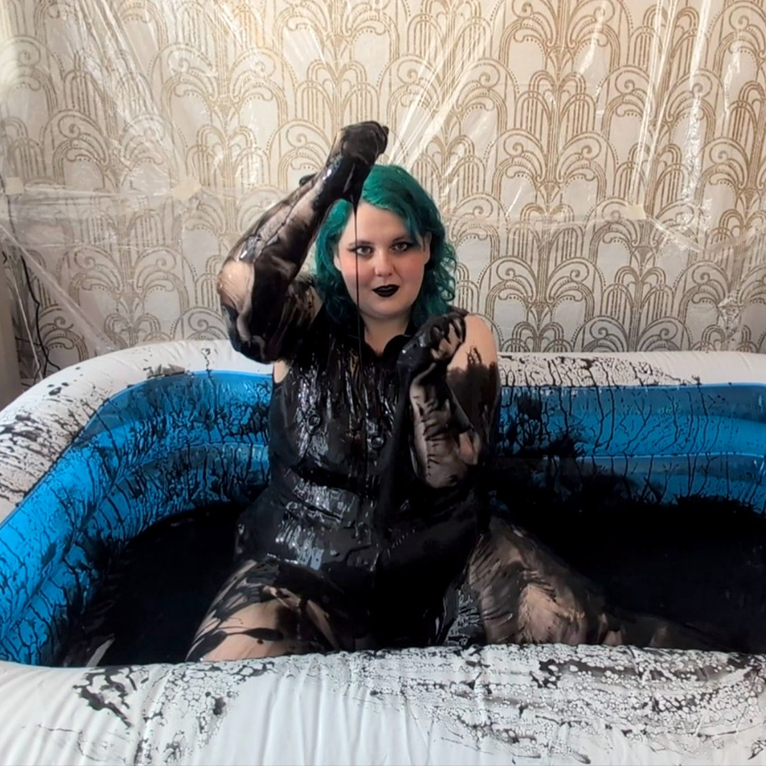 SFW BBW plays in black gunge
