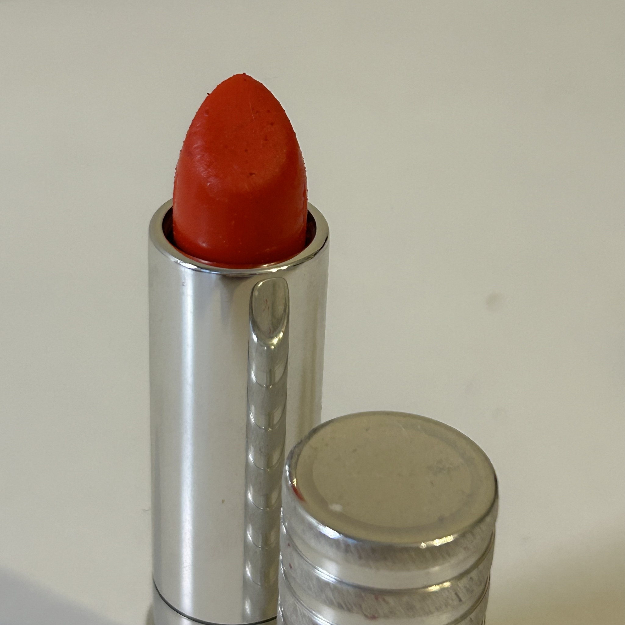 Coral lipstick Used by Molly Cruel