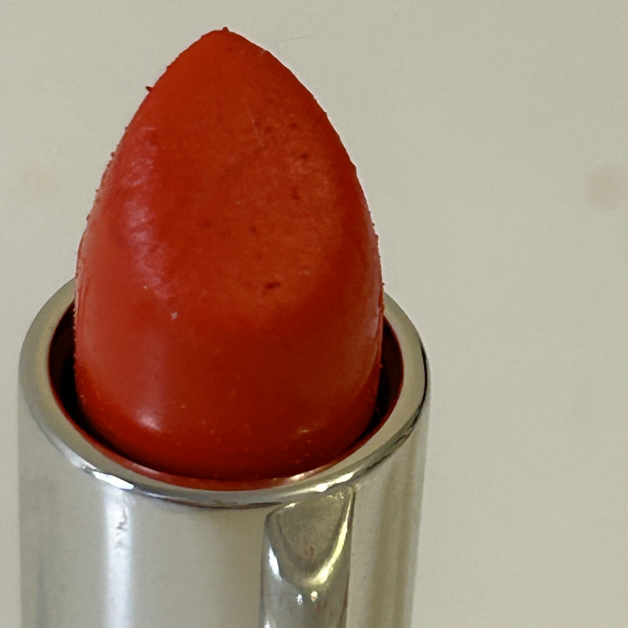 Coral lipstick Used by Molly Cruel