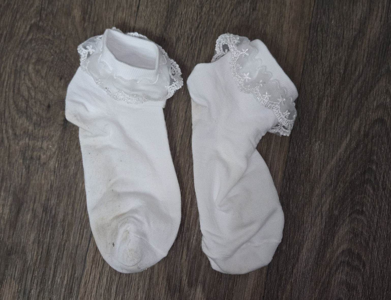 White Frilly Ankle Socks
