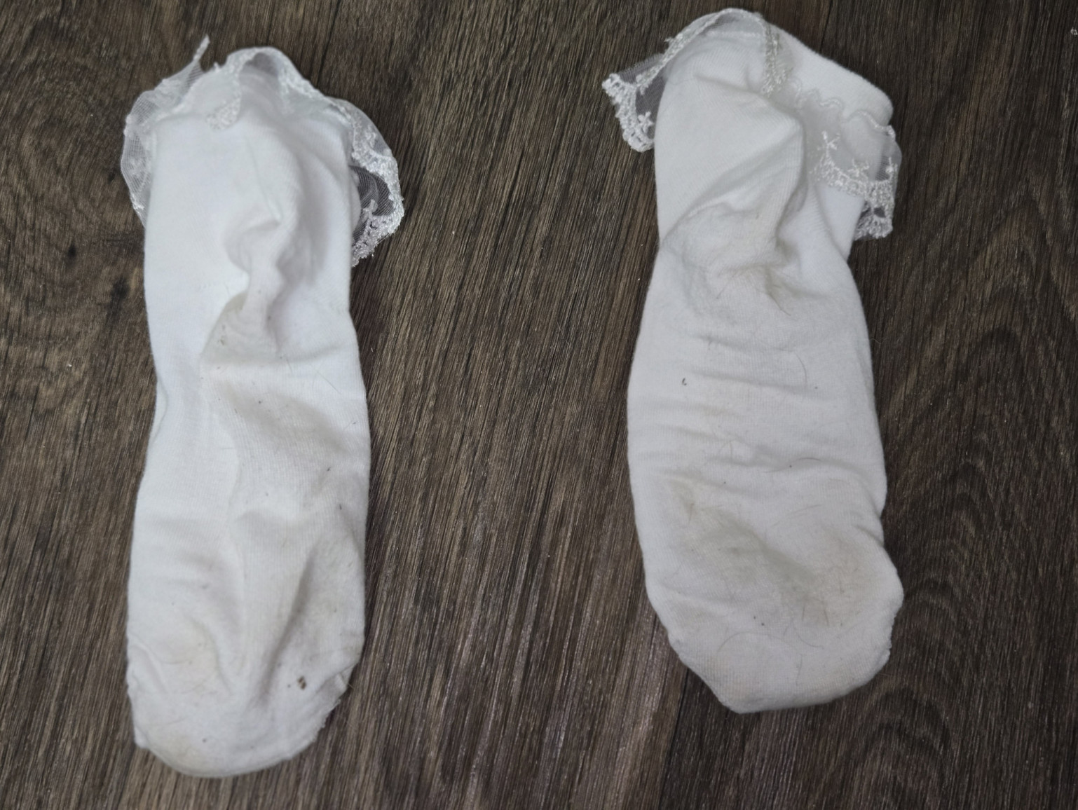White Frilly Ankle Socks