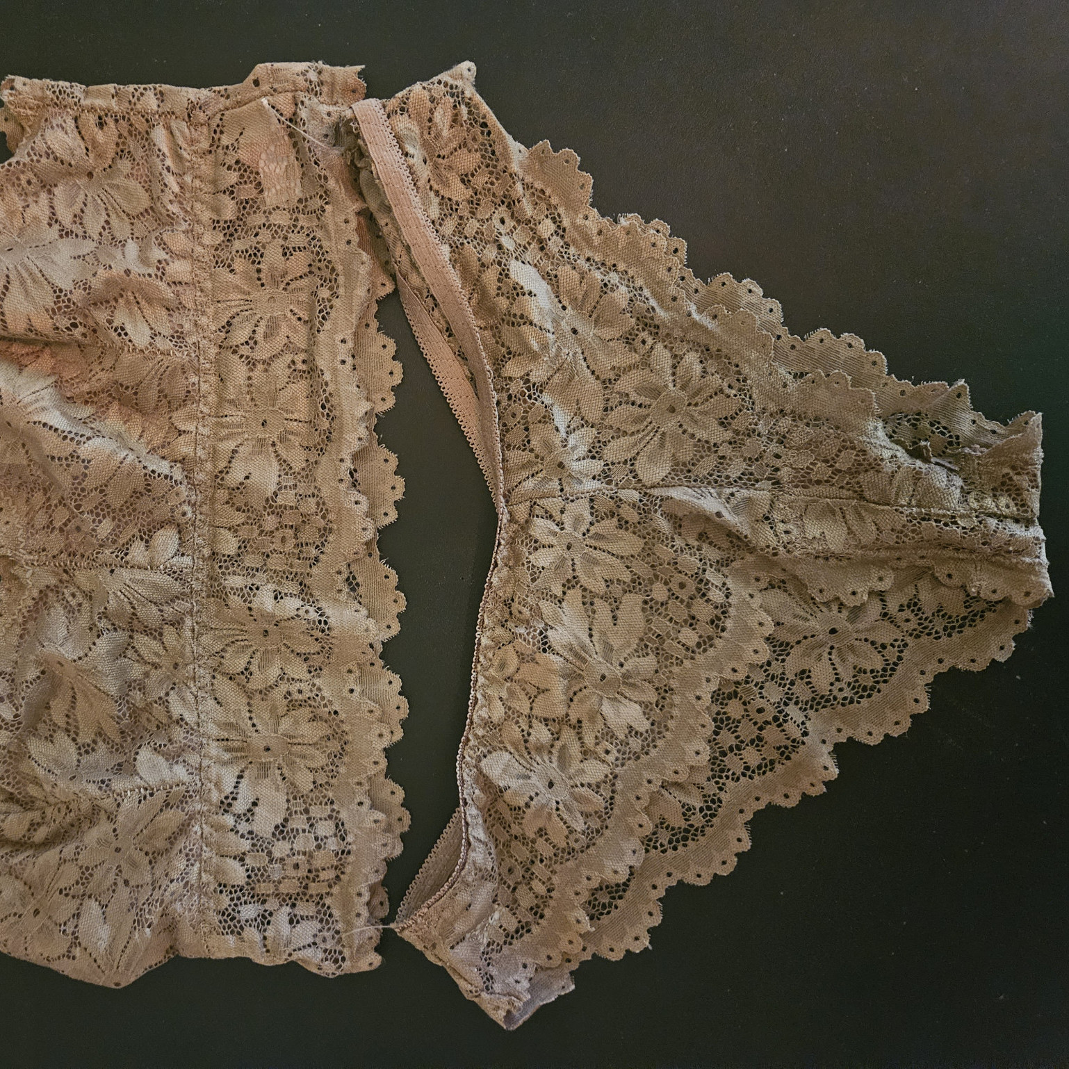 Lace pany set