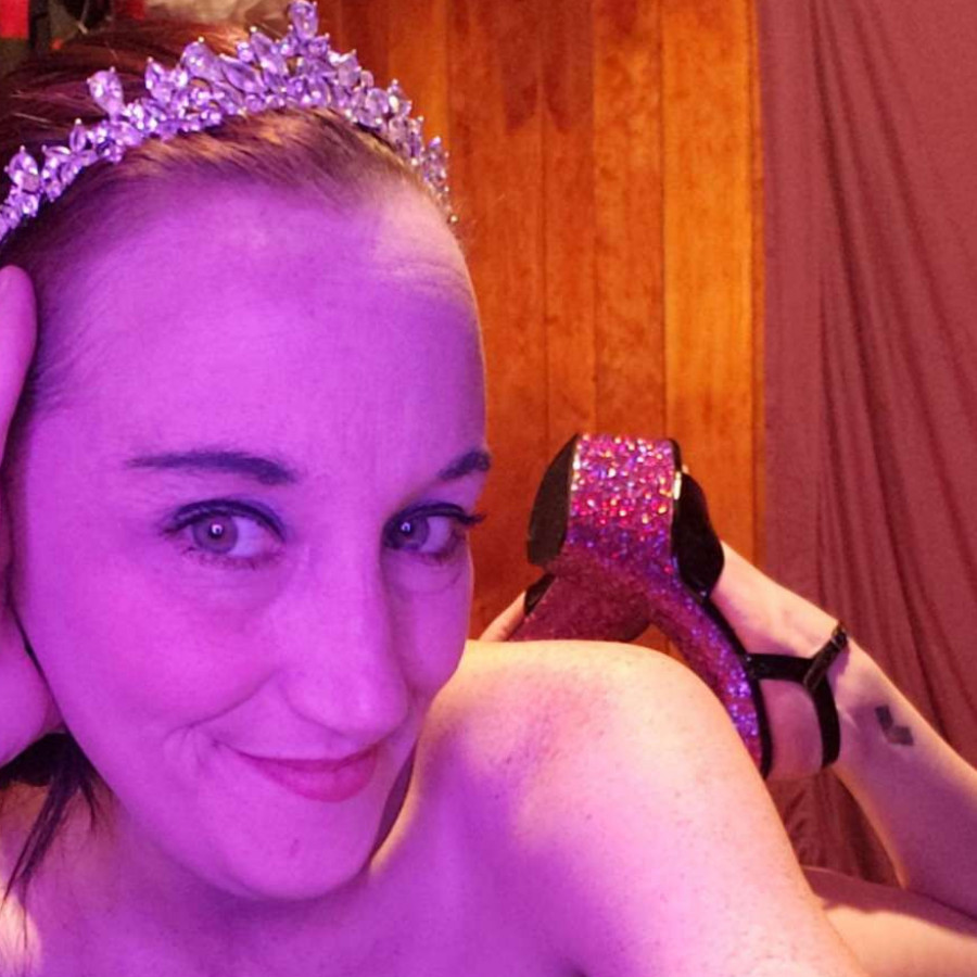 Princess Phoenix Photo Set 20 pics zip