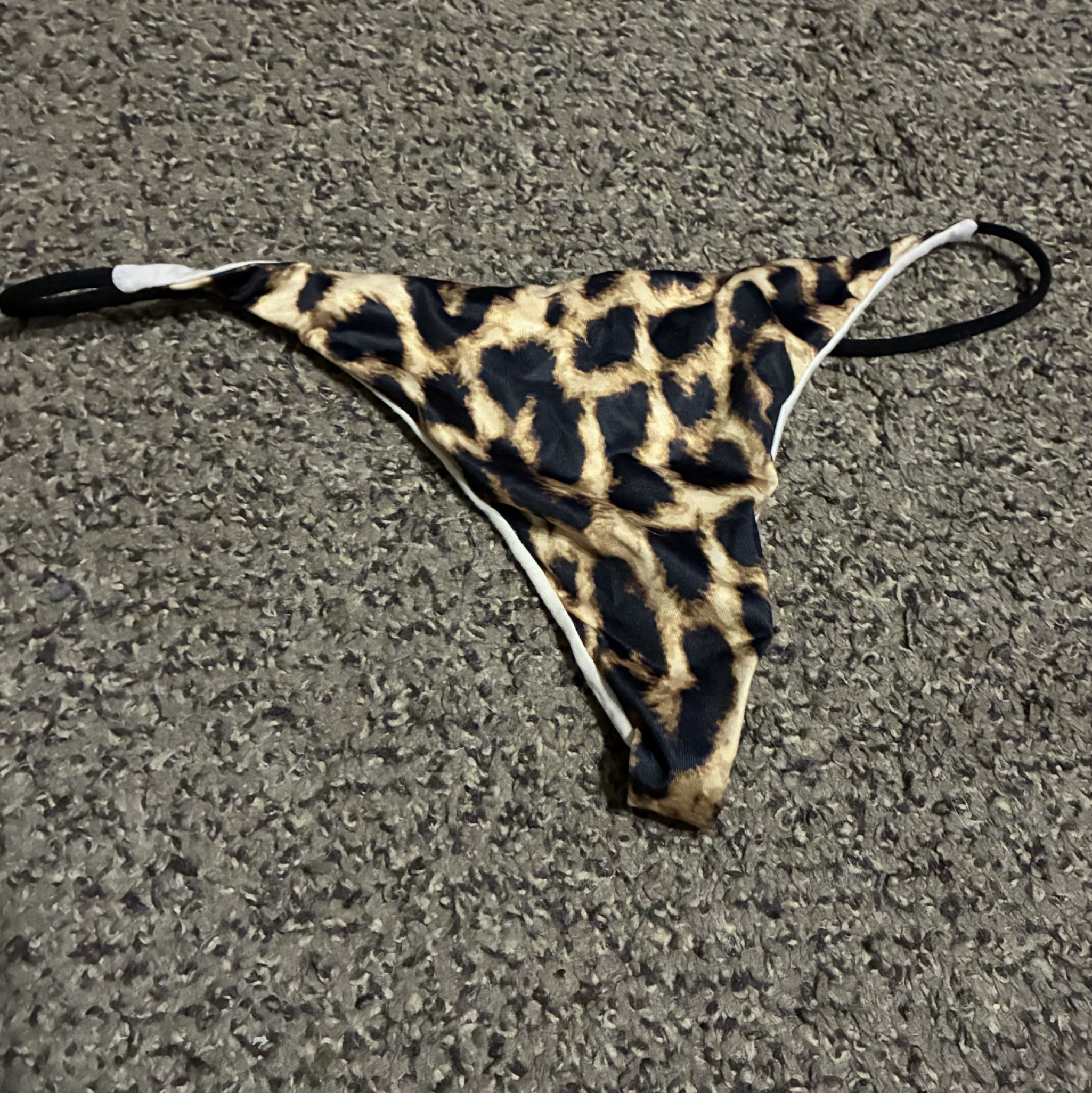 Silky smooth leopard thong
