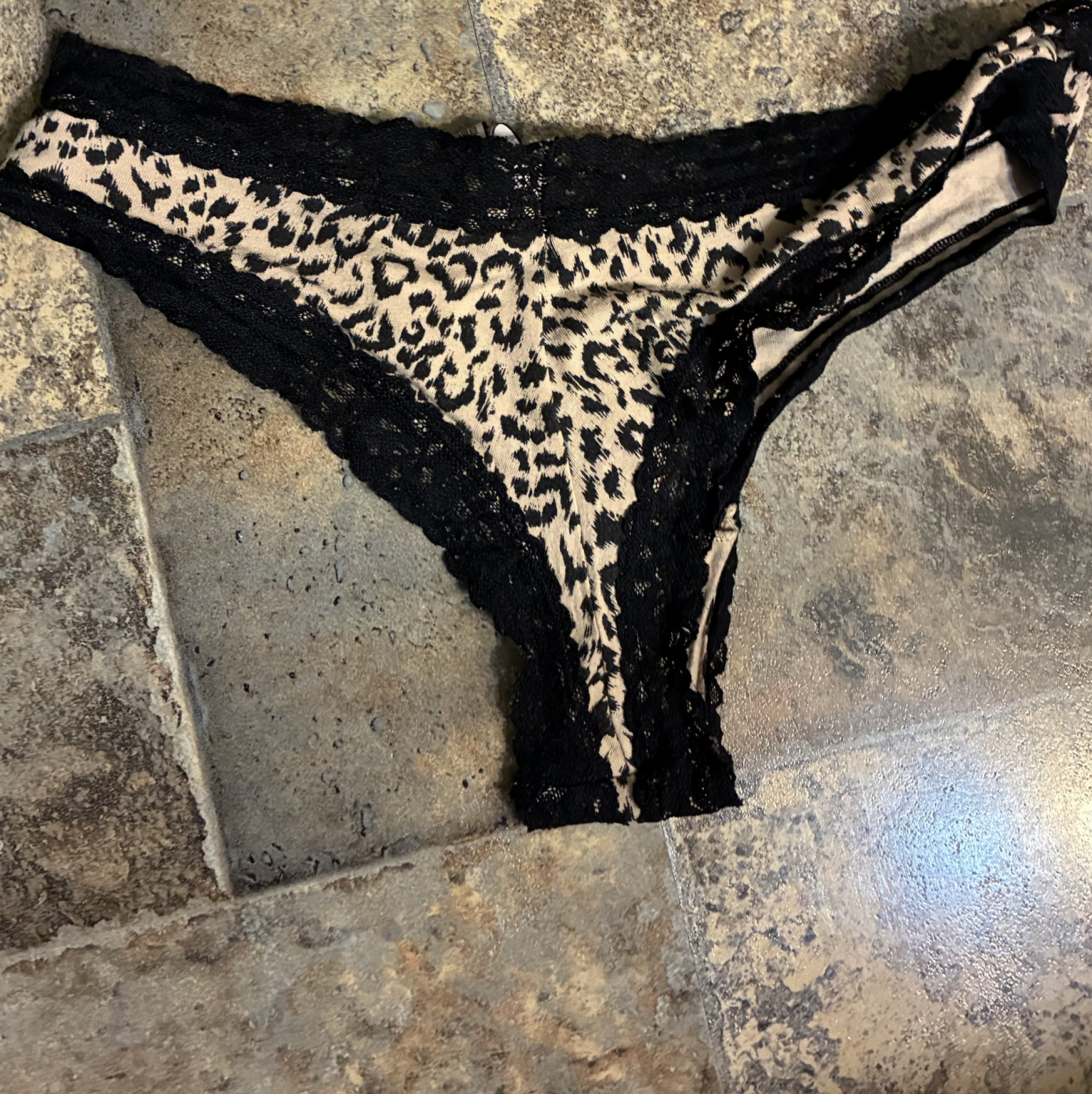 Cheeky leopard panties