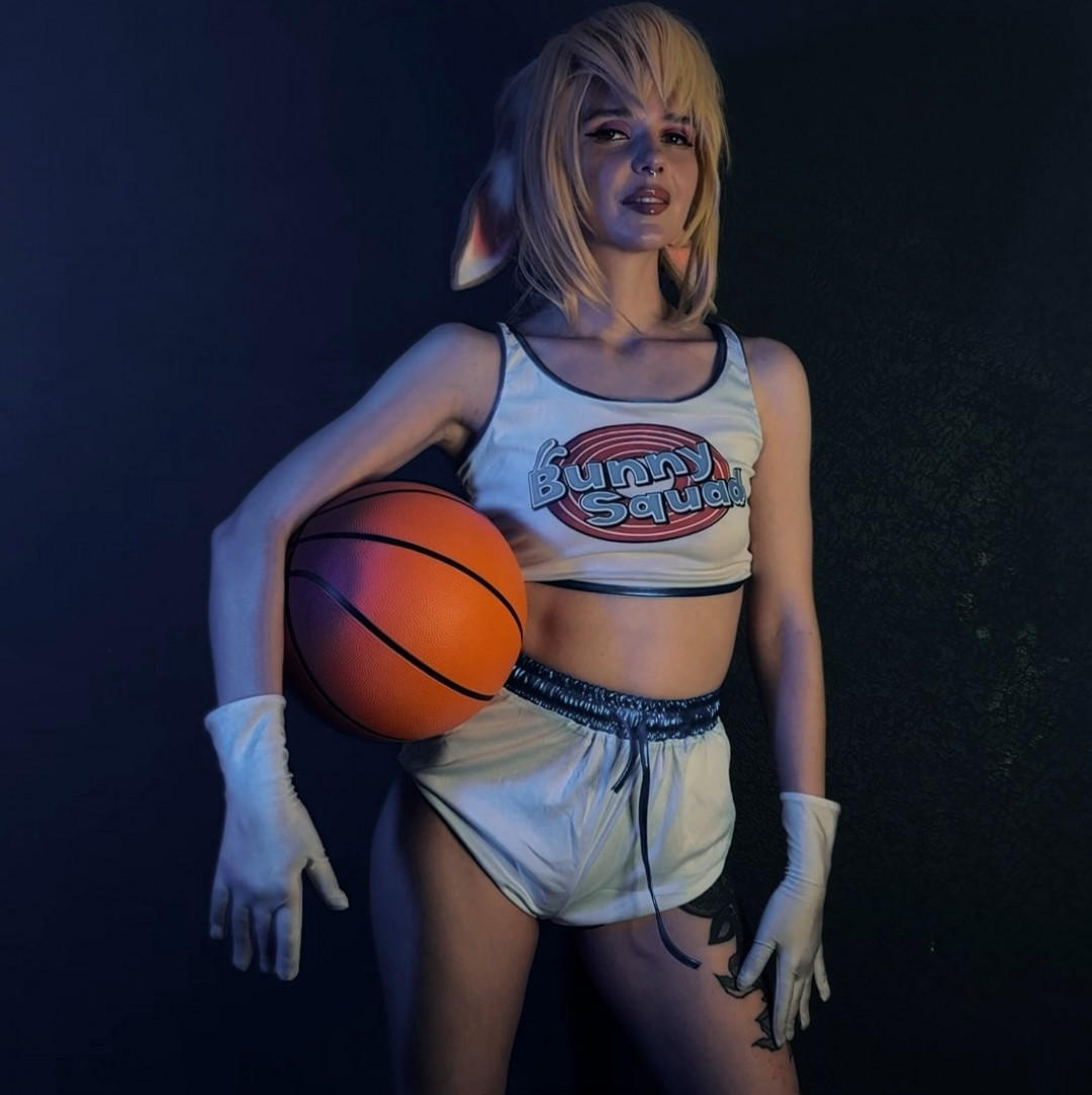 Lola Bunny Photoset