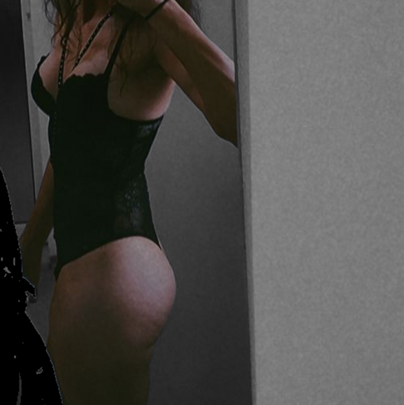 Sexy Tease  2 Exclusive Pics