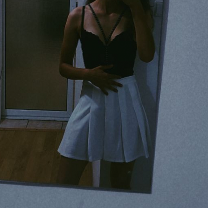 Sexy Tease  2 Exclusive Pics