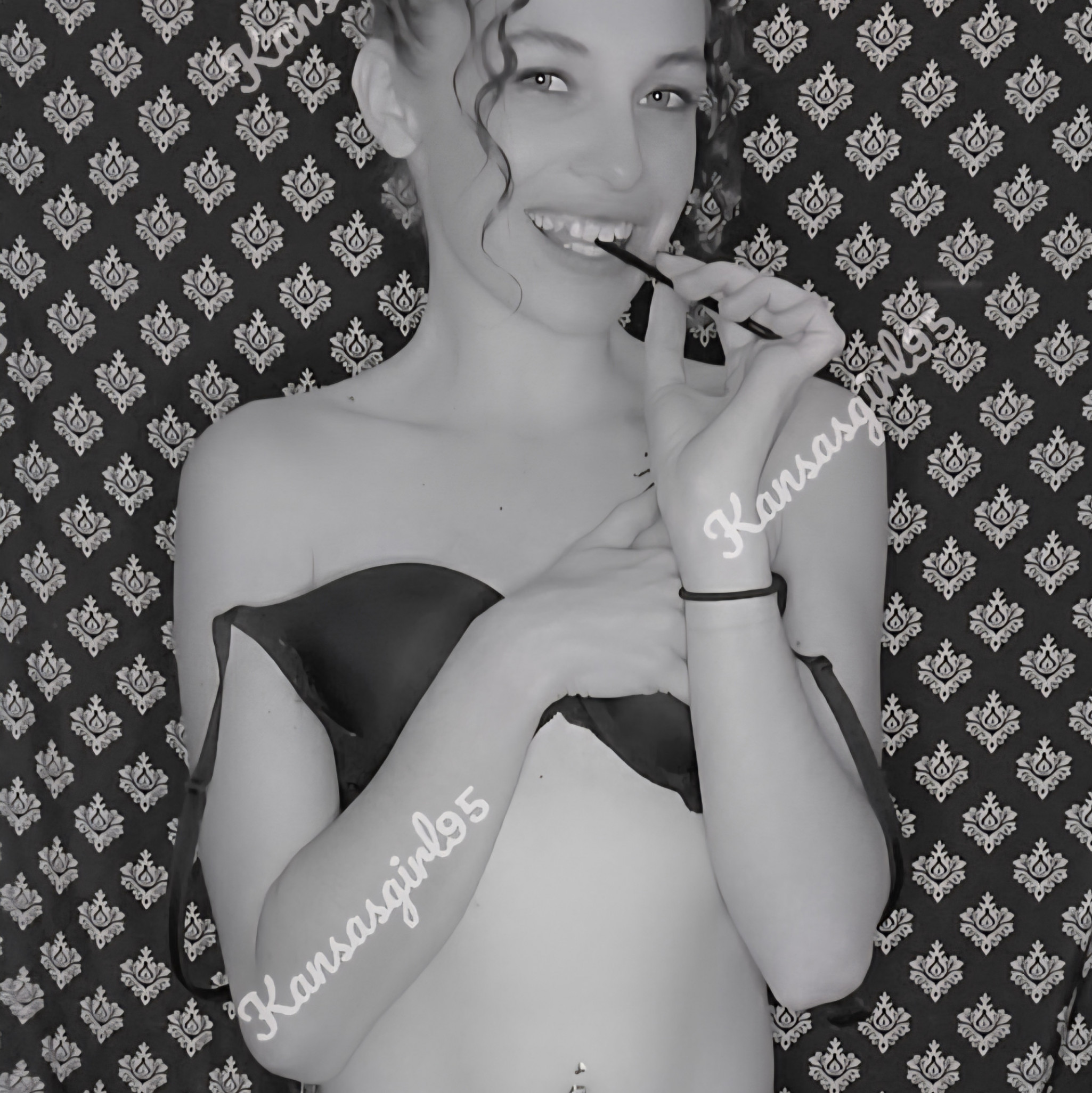 Petite MILF Indoor Tease Set Vol 9