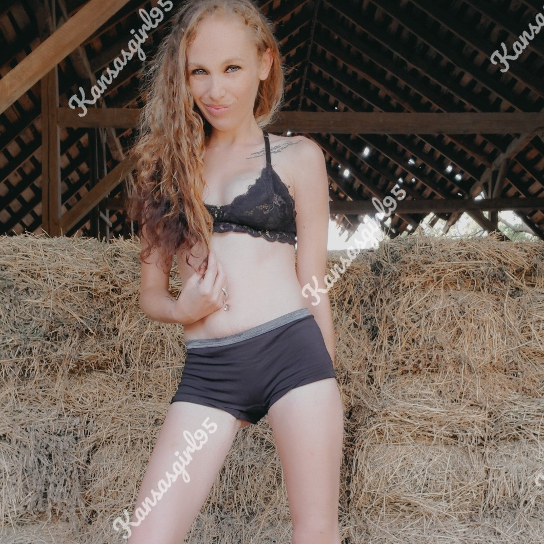 Petite MILF Outdoor Tease Set Vol 3