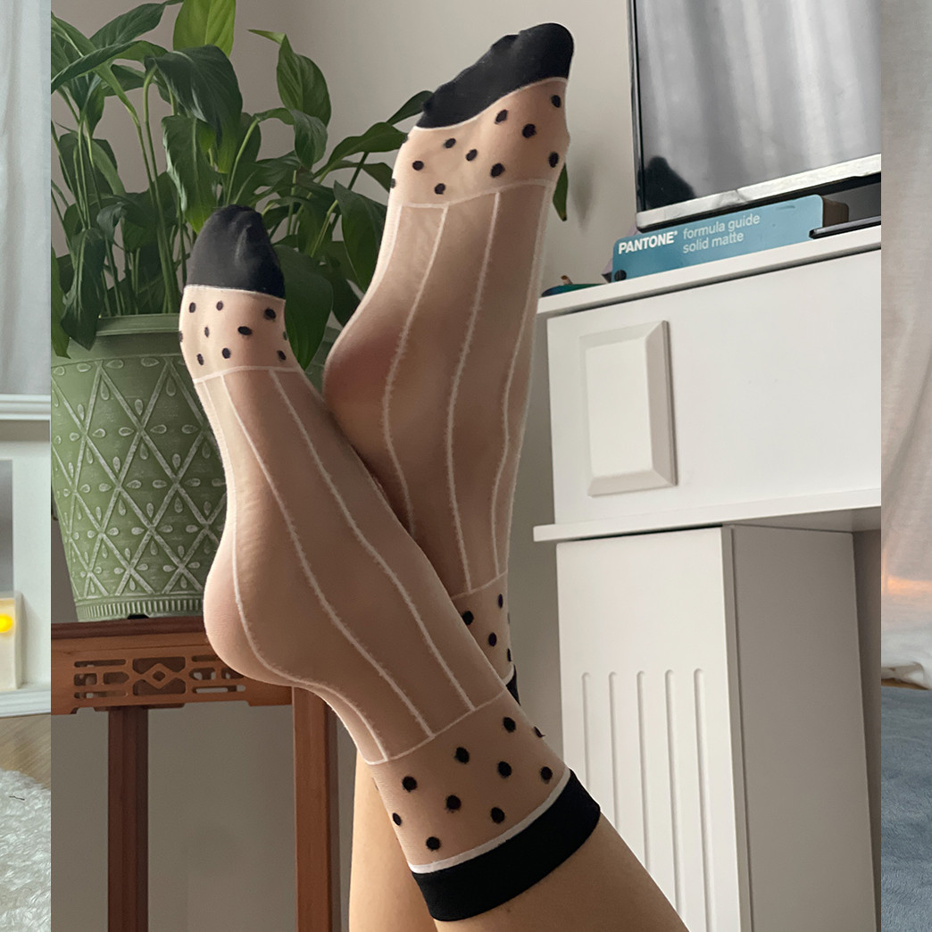 DELICATE SOCKS