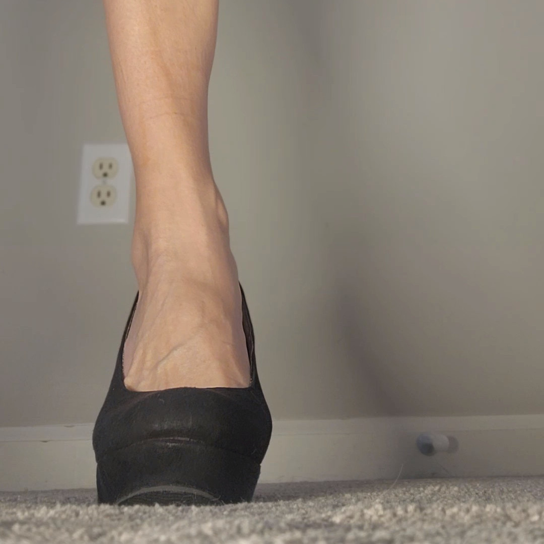 Custom Heeled Foot Worship Pics