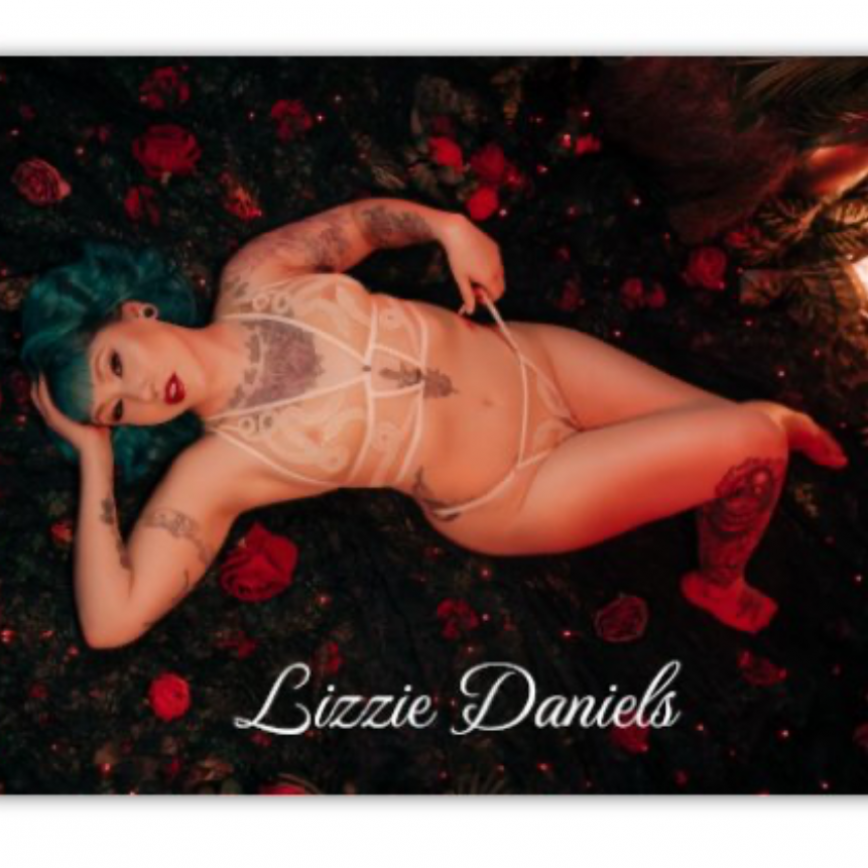 Lizzie Daniels Portrait Sticker!