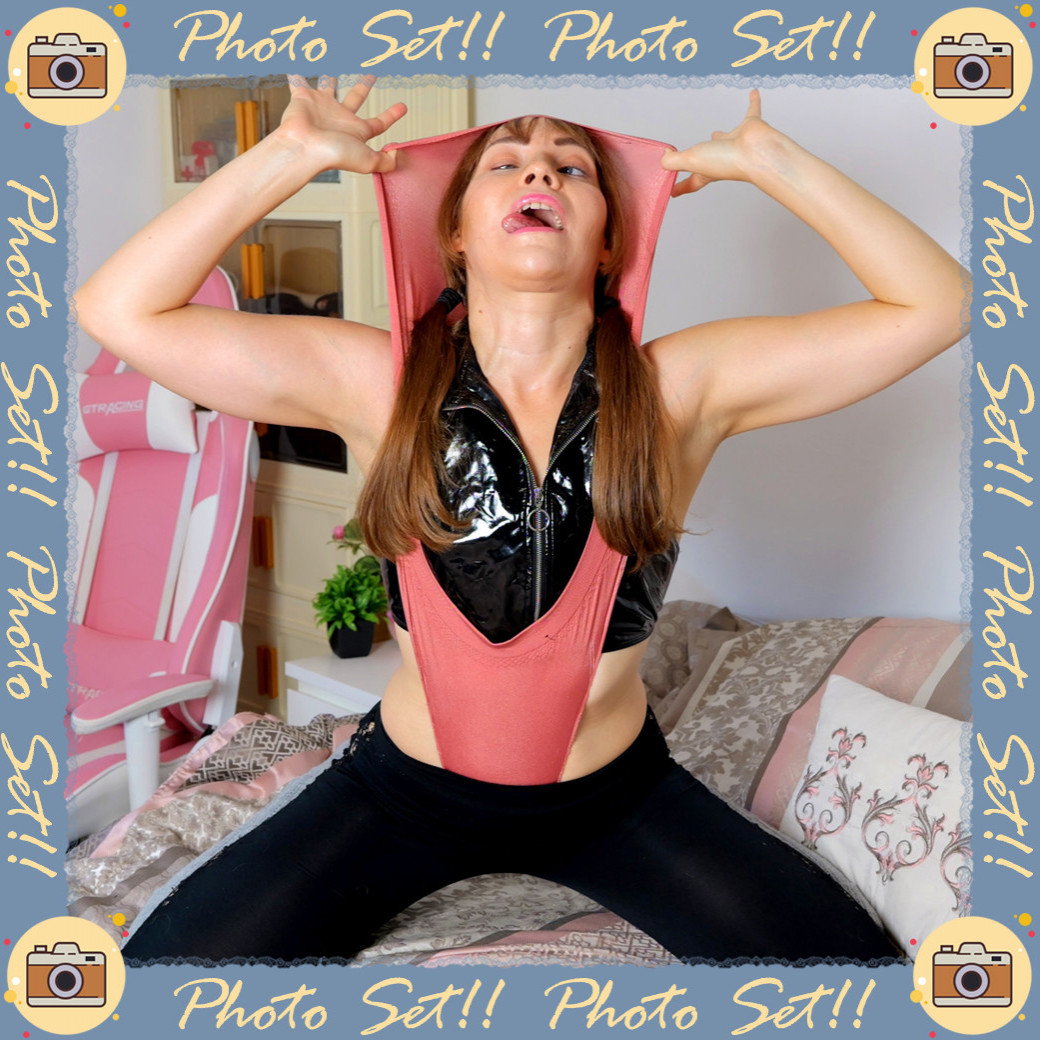 Atomic Wedgie Photo Set