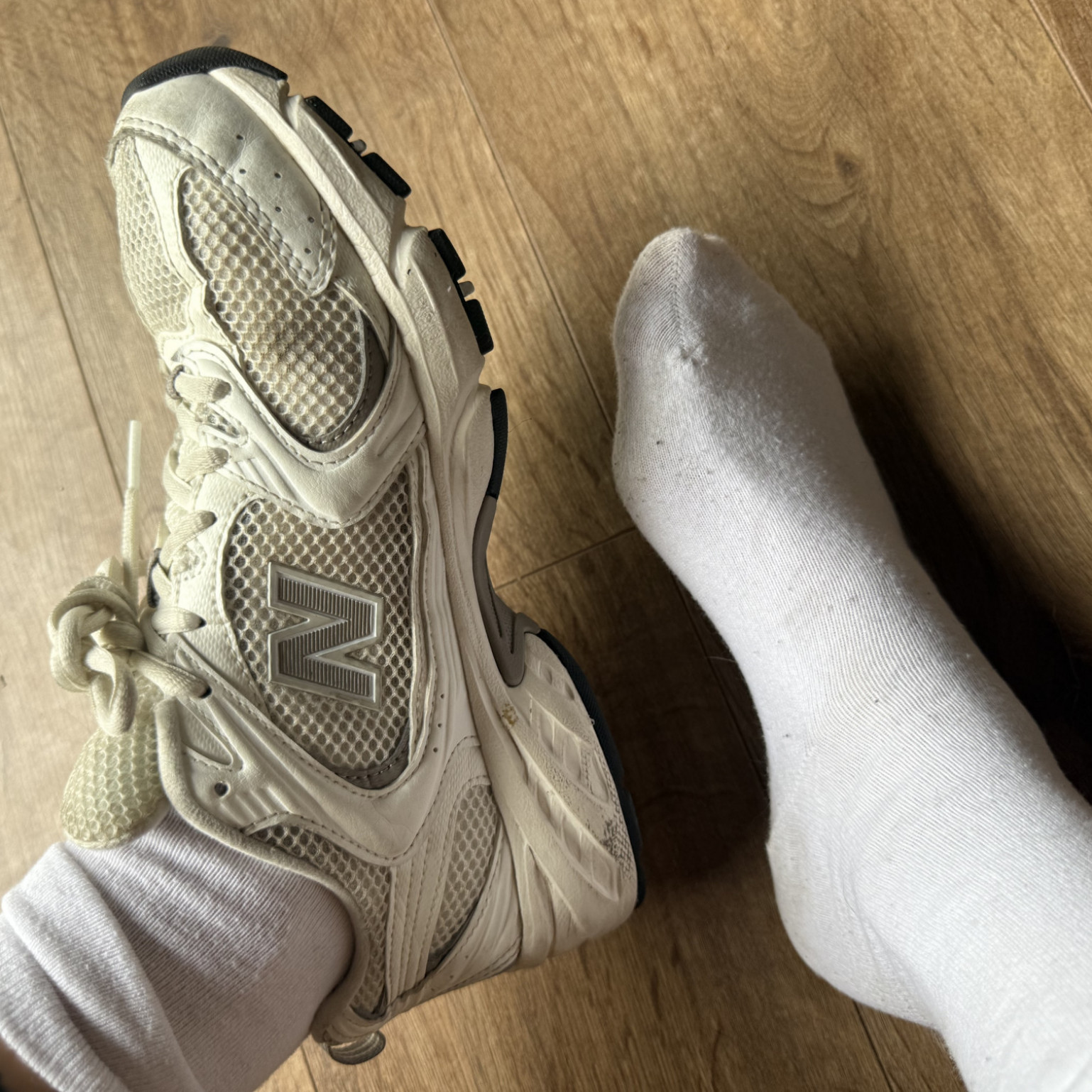 DIRTY GYM SOCKS