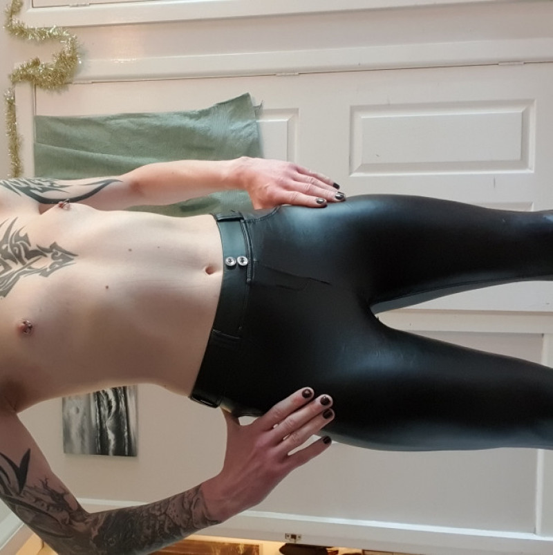 Used Wet look leggings