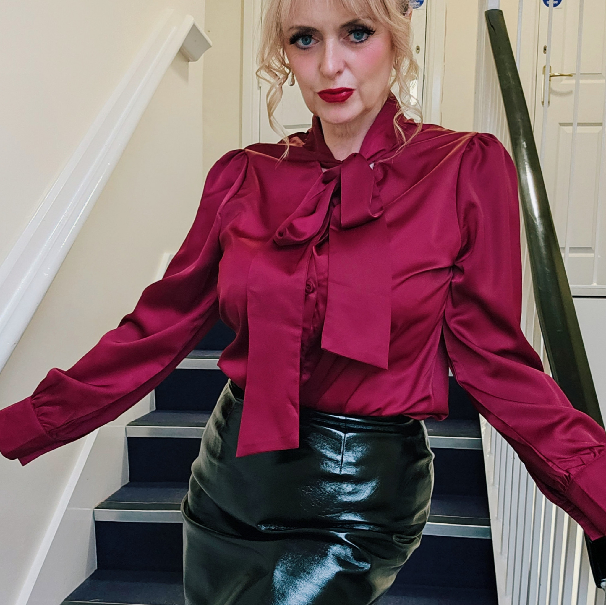 MEGA PACK Secret Secretary 147 HQ Photos Satin and Nylons