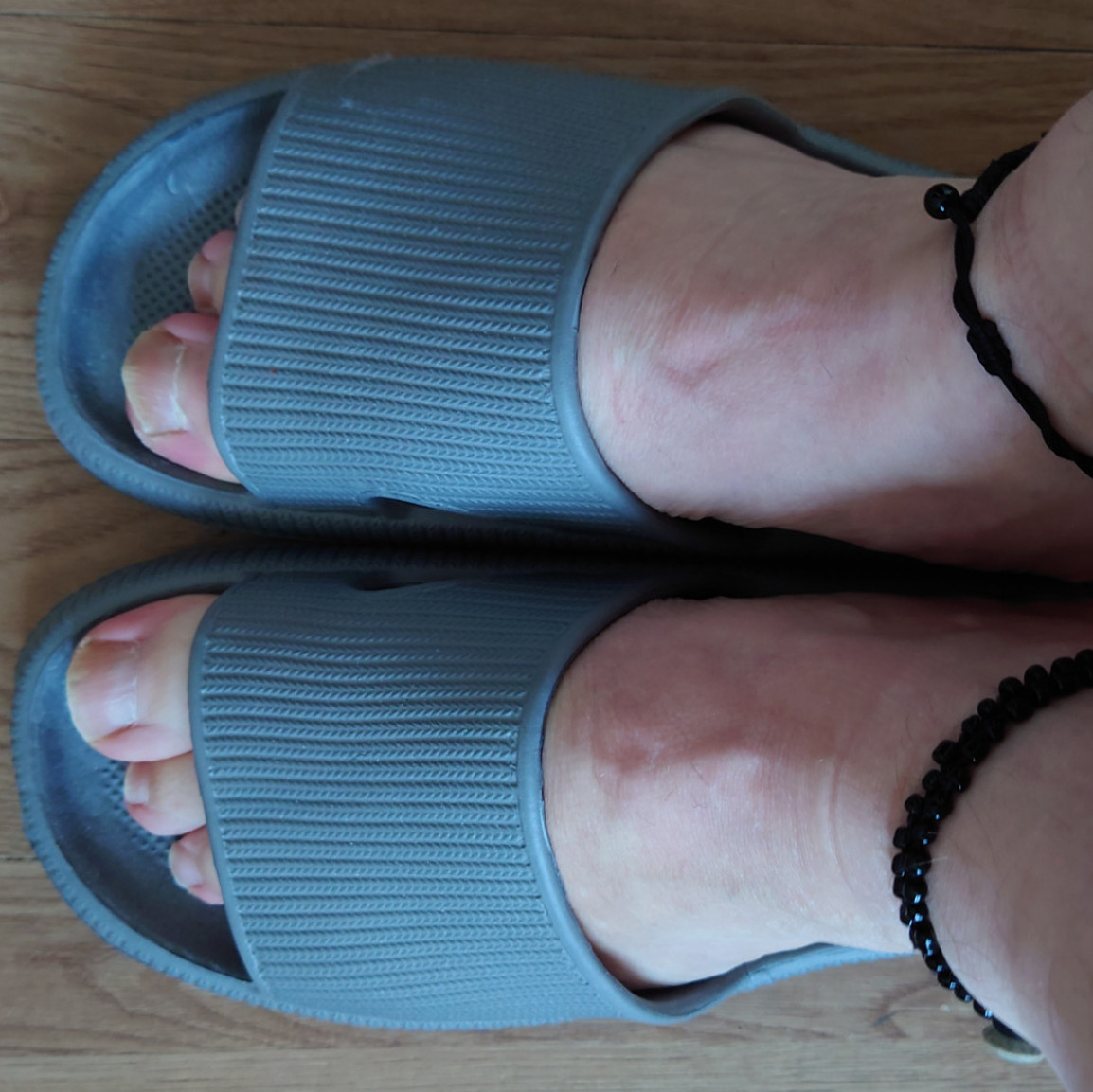 Slippers or flipflops