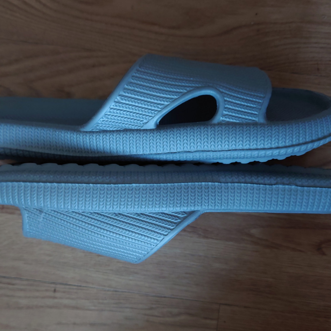 Slippers or flipflops