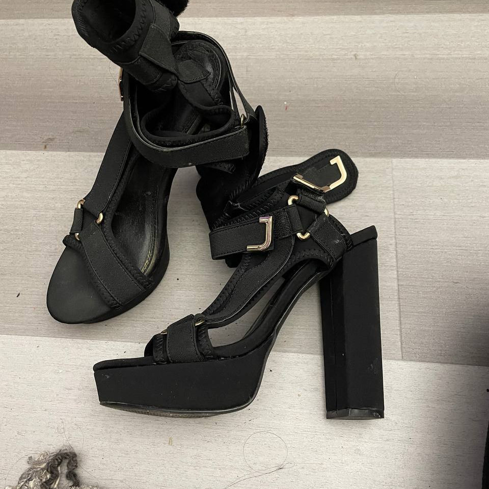 ANAKALIYAH SHOES