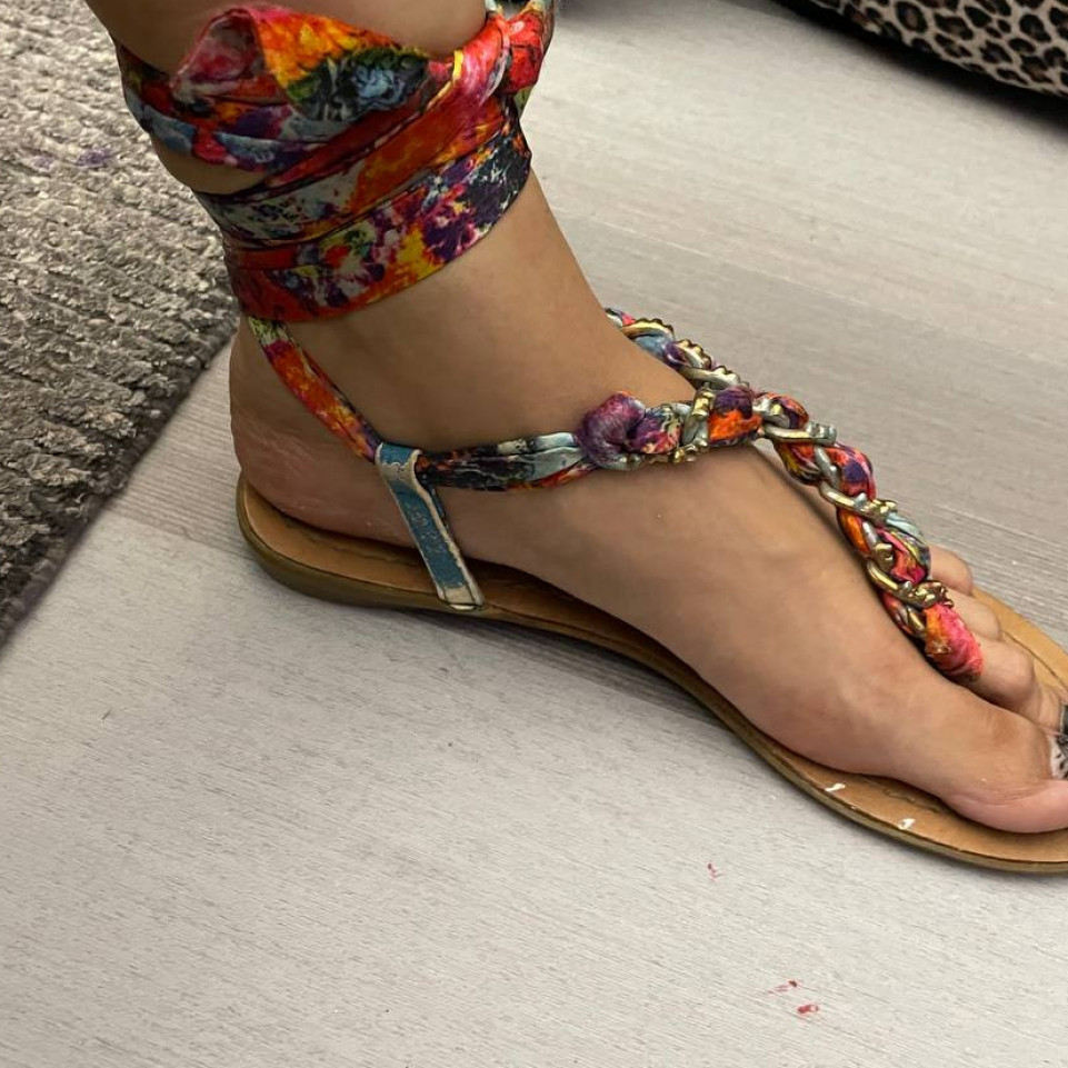 SANDALS