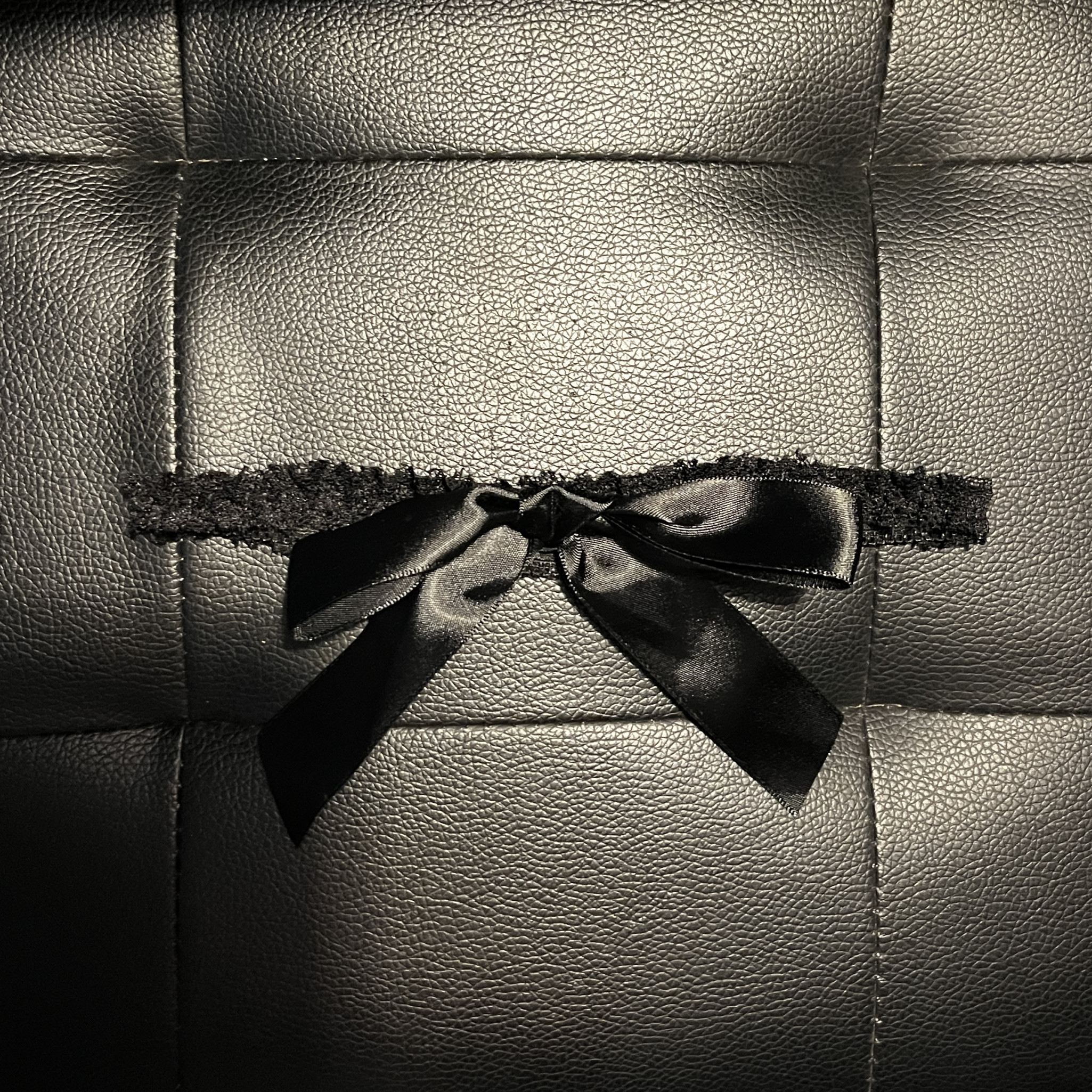 Black Lace Bow Garter