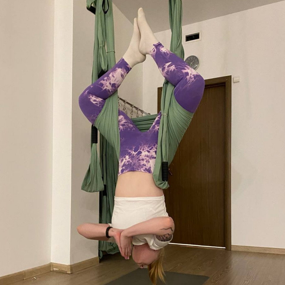 yoga classes in hammocks