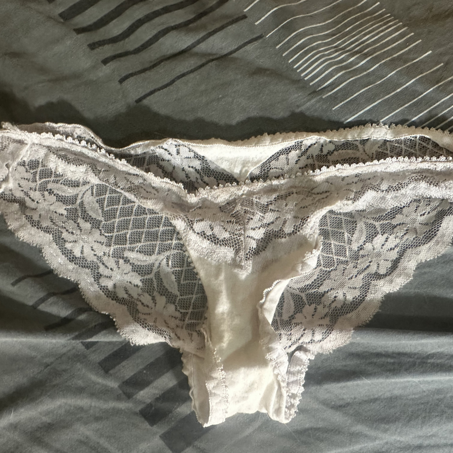 White cotton and lace panty