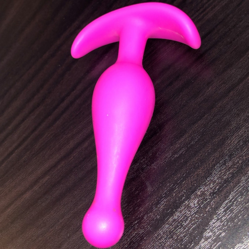 Rileys First Butt Plug